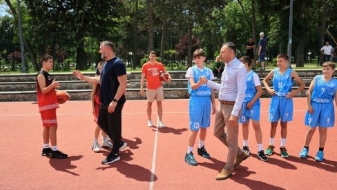 MLADI KOŠARKAŠI IZ MOSTARA I KRAGUJEVCA IGRALI PRIJATELJSKU UTAKMICU: Sportski savez Mostara u gostima